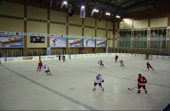 BUZ PİSTİ AÇMAK